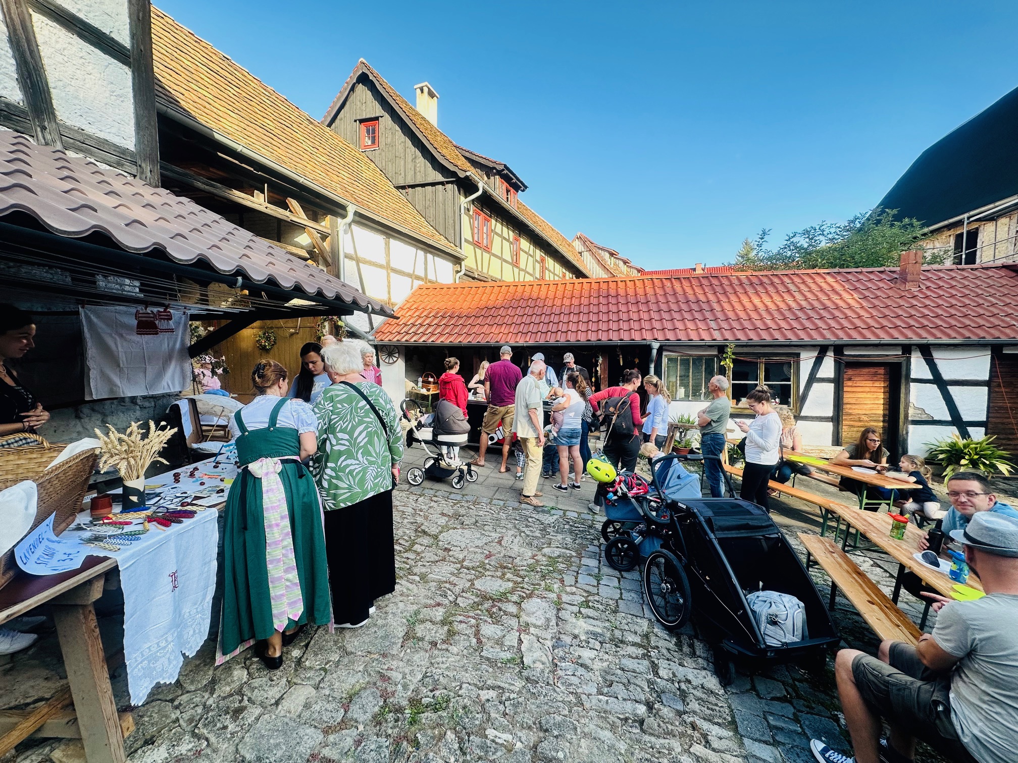 Im Hof von Familie Näther